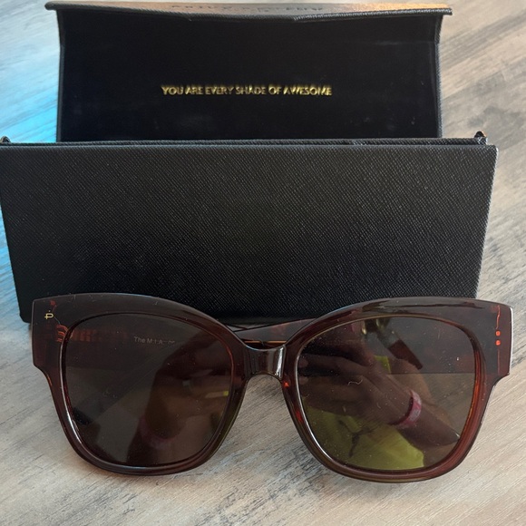 Elegant Tortoise Shell Sunglasses “M.I.A.” No longer made women !! - Picture 1 of 9